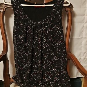 Elle sleeveless large top